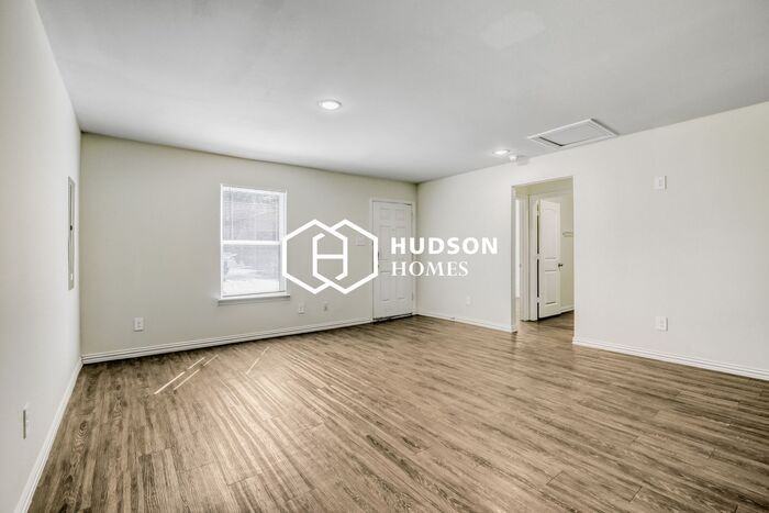 613 S Baxter Ave - Photo 3 of 14
