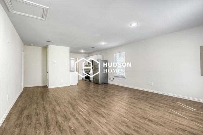 613 S Baxter Ave - Photo 4 of 14