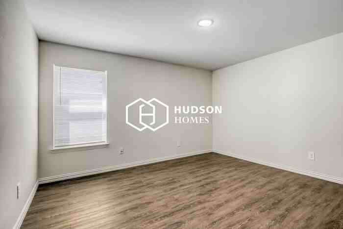 613 S Baxter Ave - Photo 7 of 14
