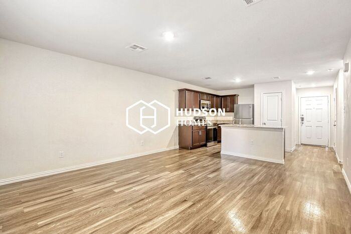 613 S 24th St - Photo 4 of 14