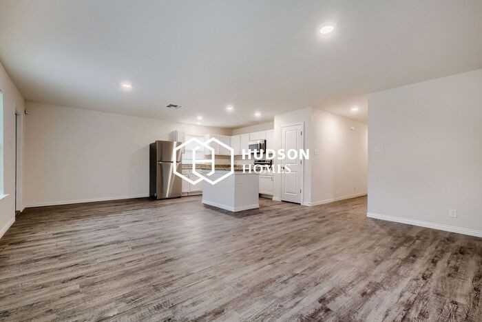 2430 Bermuda Dr - Photo 4 of 16