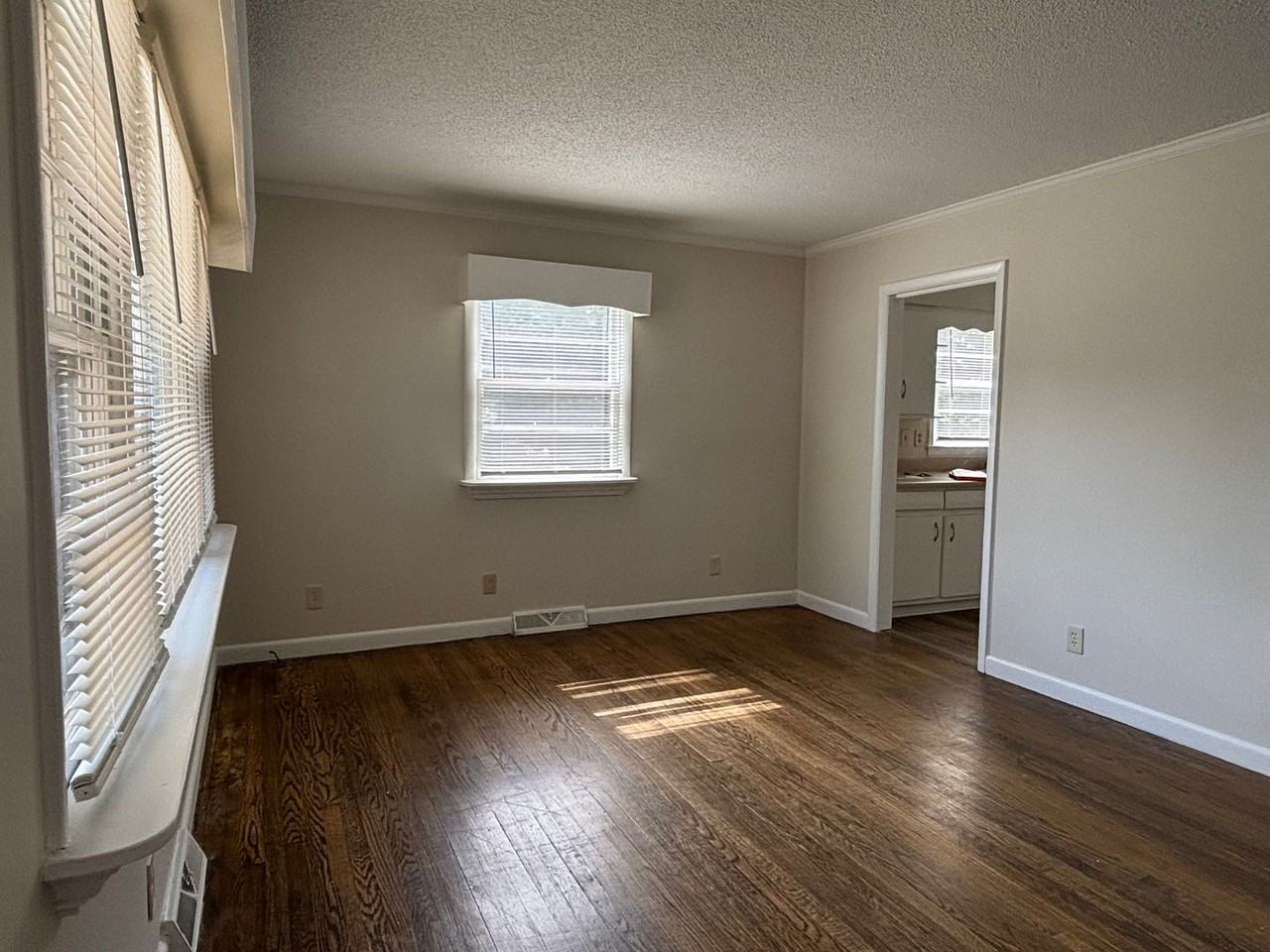 1801 W Meadowview Rd - Photo 3 of 17