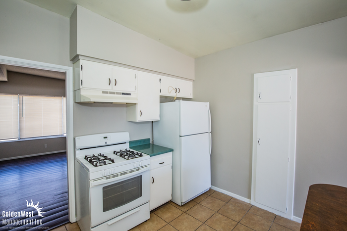 3669 Waikiki Ave - Photo 2 of 12