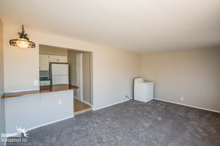 3669 Waikiki Ave - Photo 7 of 12