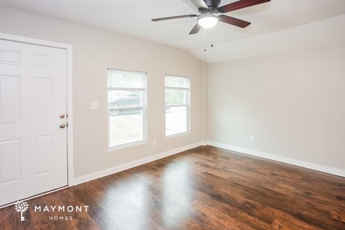 1033 Gaither Pl Nw - Photo 4 of 15