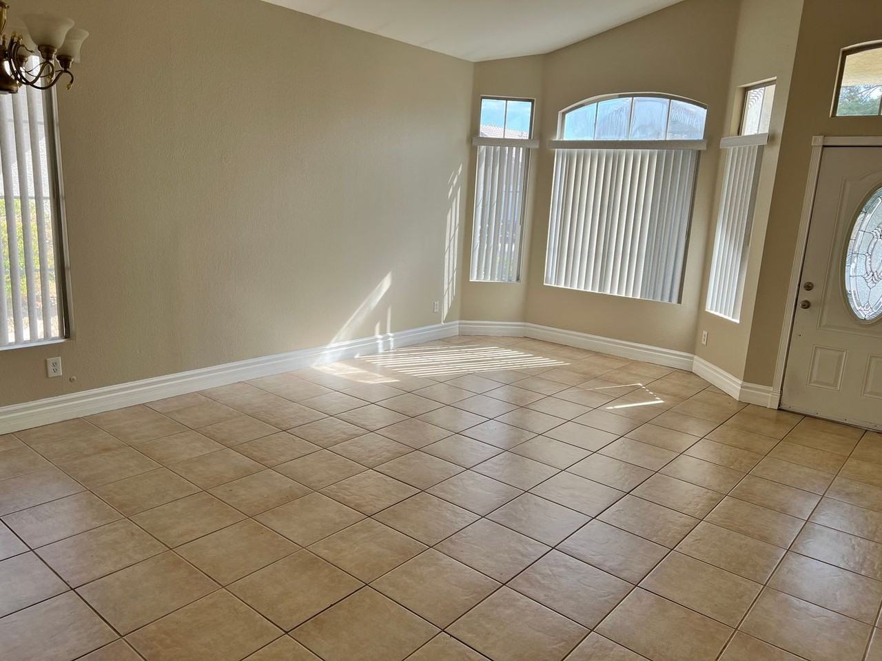 5705 Cliff Point Ct - Photo 2 of 14