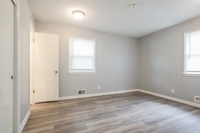 6705 N Indiana Ave - Photo 7 of 12