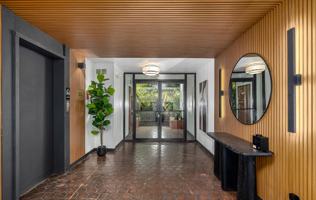 featured image of 412 N Oakhurst Dr