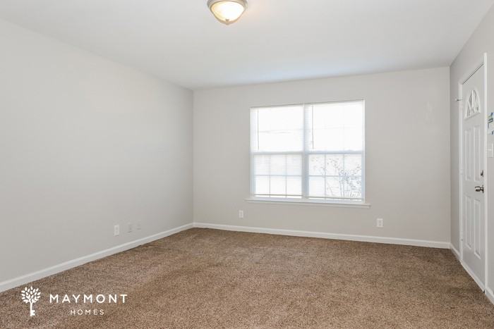 3390 Summerfield Dr - Photo 4 of 12