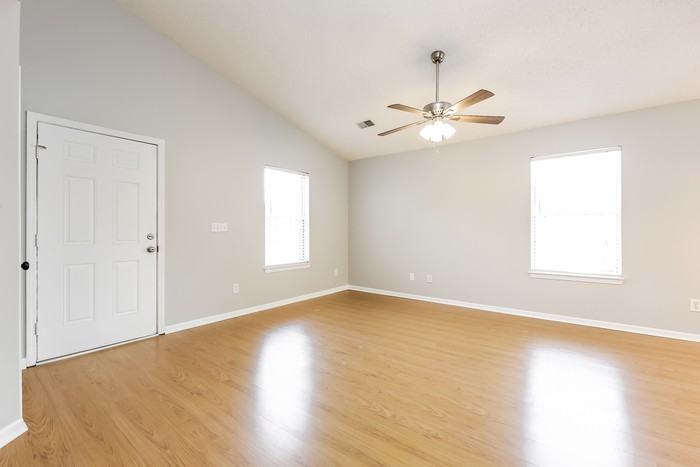313 Hampton Ridge Dr - Photo 3 of 11