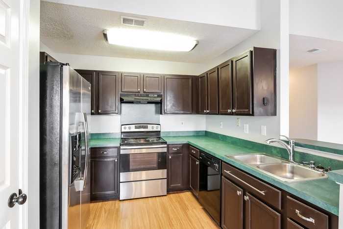 313 Hampton Ridge Dr - Photo 4 of 11