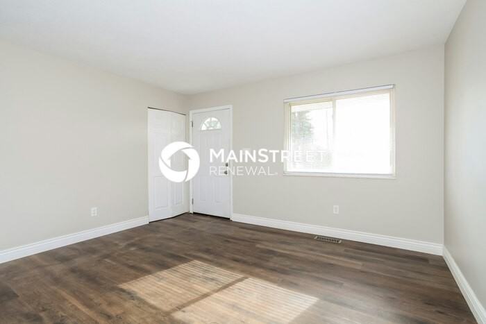 504 Harland Dr - Photo 4 of 16