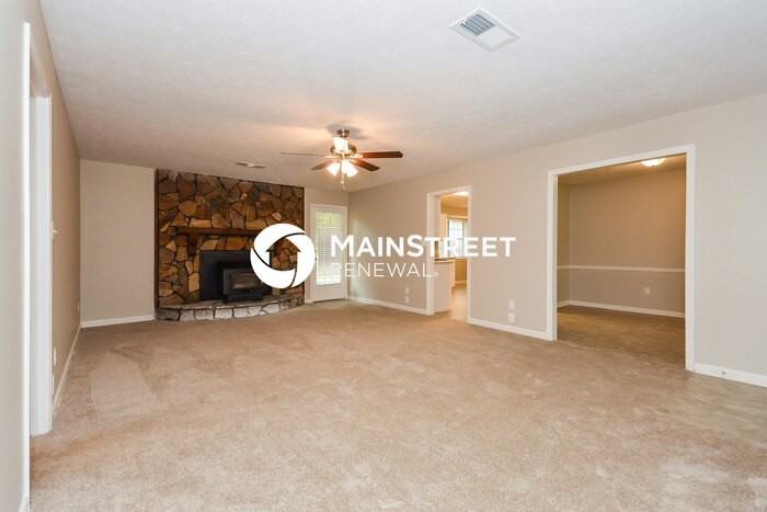 170 Southmoor Cir - Photo 3 of 15