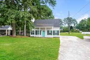 featured image of 4081 Melrose Dr