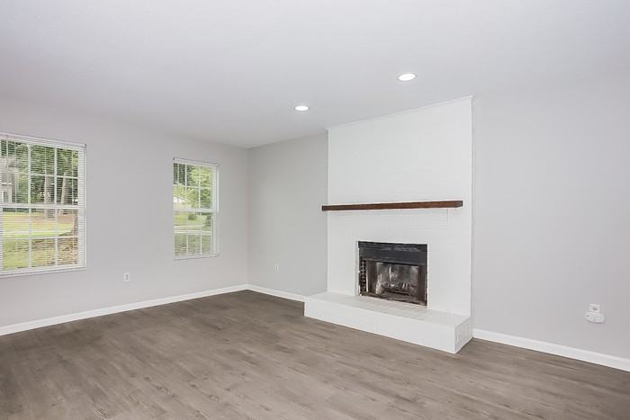 4081 Melrose Dr - Photo 4 of 12