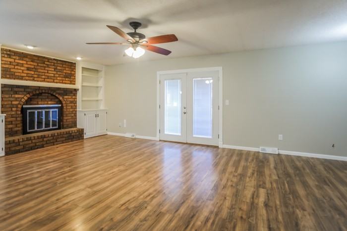 401 Se Westminister Rd - Photo 2 of 9