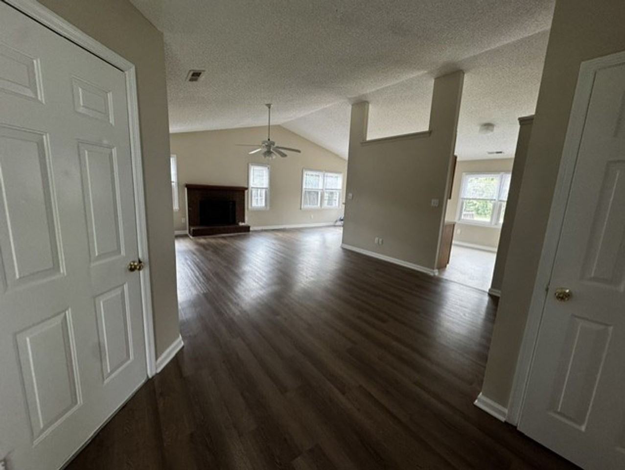 2212 Timberbrook Ln - Photo 2 of 16