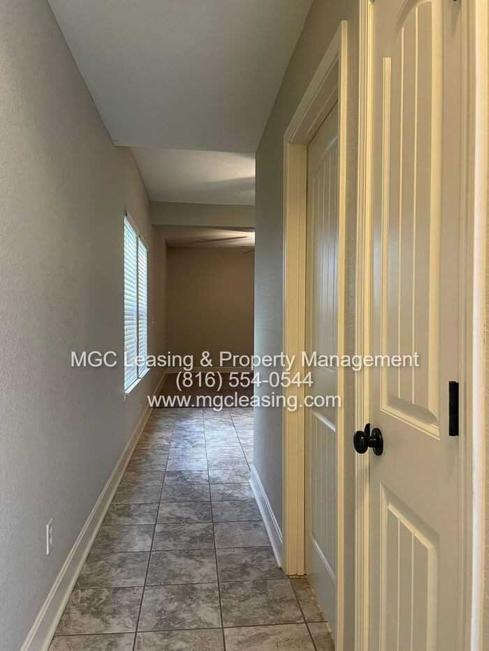2216 Sw Suncatcher Rd - Photo 3 of 32