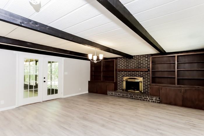 1291 Huie St - Photo 3 of 10