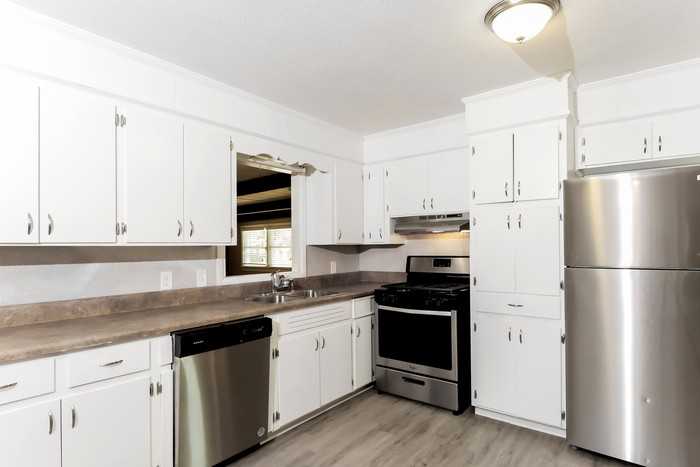 1291 Huie St - Photo 5 of 10