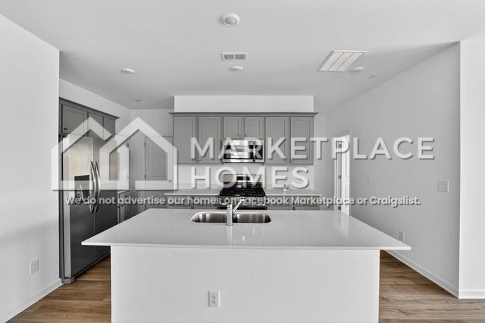 5081 Skyline Way Ne - Photo 7 of 33