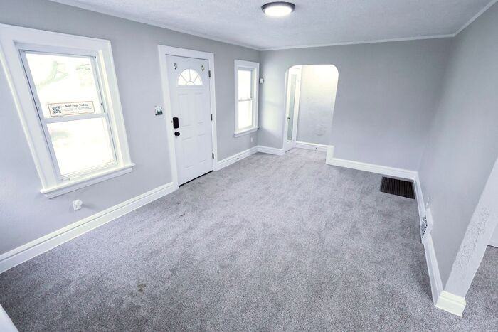 1318 Arnold Ave - Photo 2 of 15