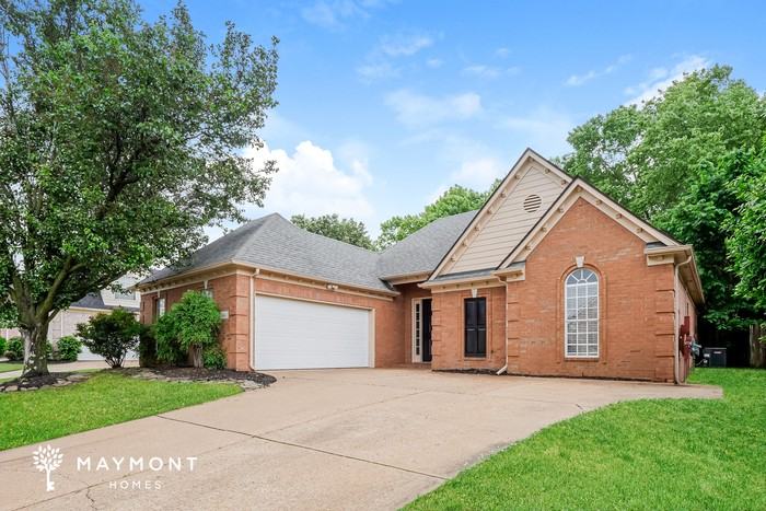 8441 Shady Elm Dr - Photo 2 of 3