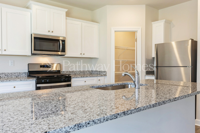 2327 Alberto Dr - Photo 5 of 20