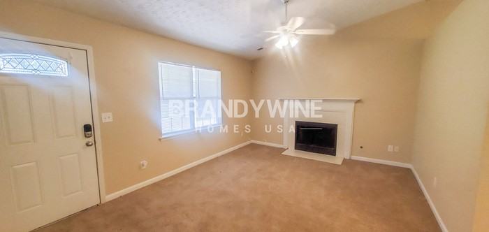 190 Rosewood Dr - Photo 3 of 18
