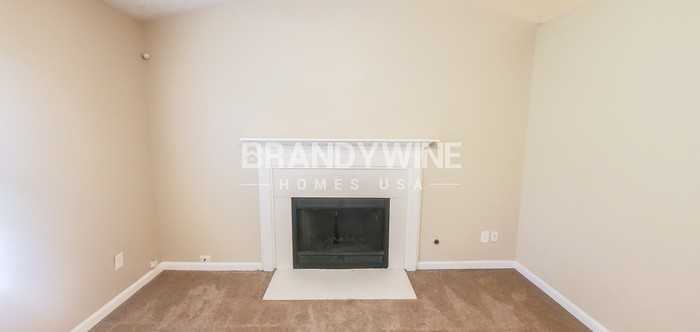 190 Rosewood Dr - Photo 4 of 18