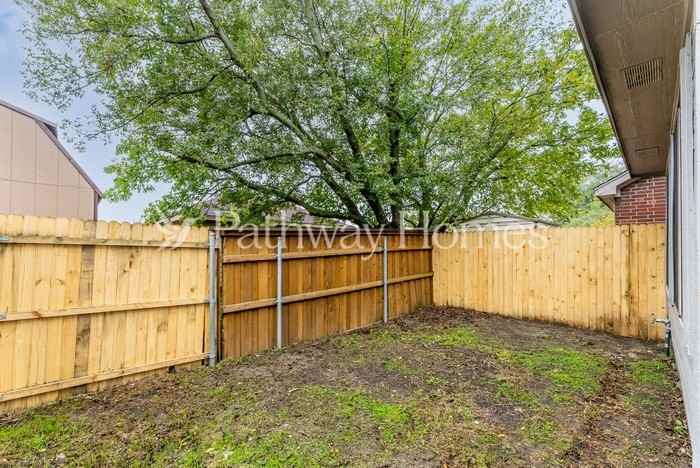 920 Fairbanks Cir - Photo 5 of 24