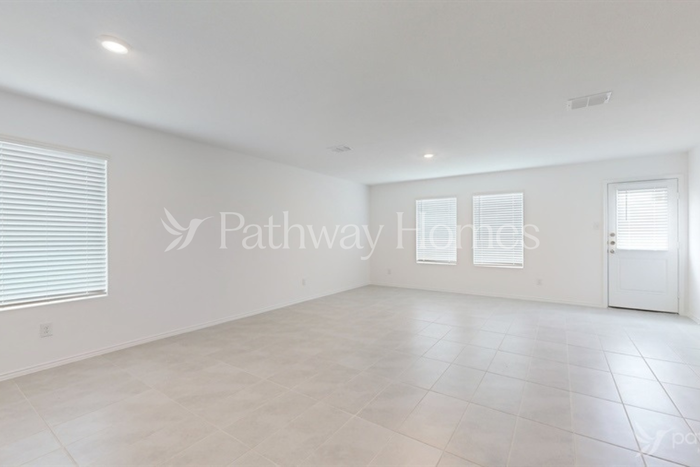 1222 Tallow Trl - Photo 4 of 20