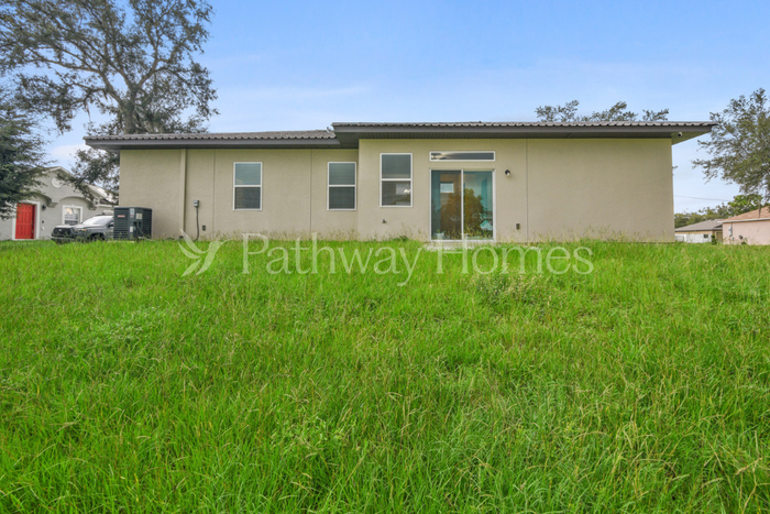 1951 Michigan Dr - Photo 4 of 17