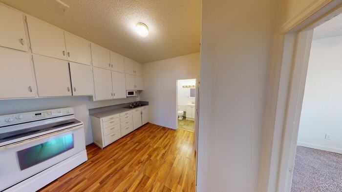 303 1st Ave Ne - Photo 3 of 18