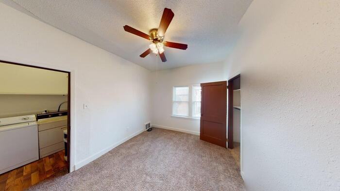 303 1st Ave Ne - Photo 5 of 18