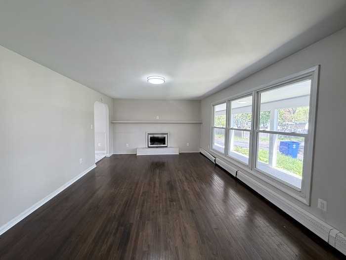 139 Juliustown Rd - Photo 3 of 35