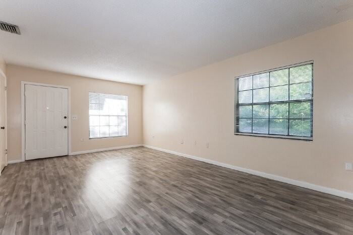 620 Emerald Ave #1 - Photo 3 of 17