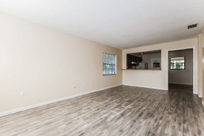 620 Emerald Ave #1 - Photo 4 of 17