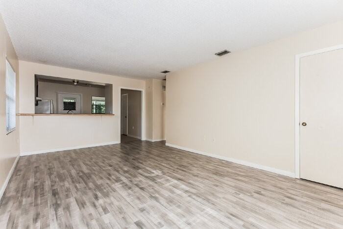 620 Emerald Ave #1 - Photo 5 of 17