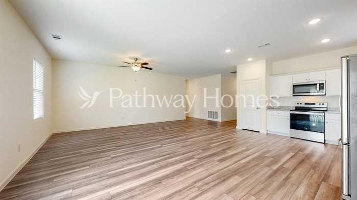 1529 Ancer Way - Photo 5 of 24