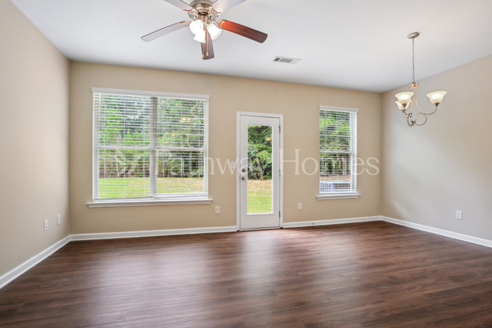3039 Bonnes Dr - Photo 4 of 22