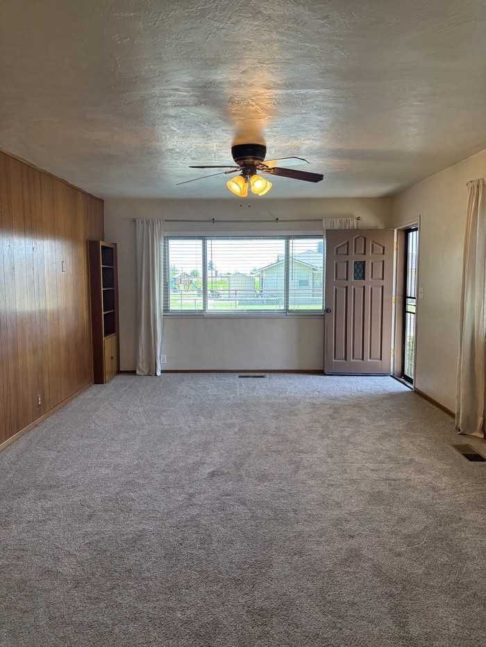 3607 Idaho Rd - Photo 7 of 18