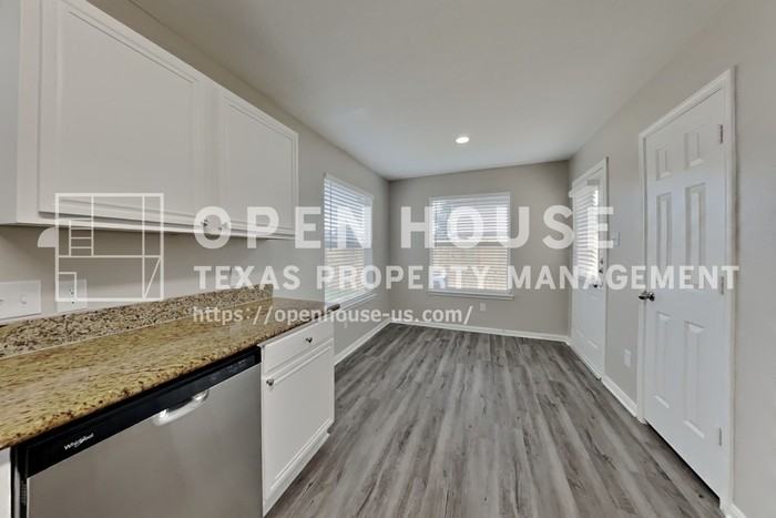 6746 Windy River Ln - Photo 7 of 20