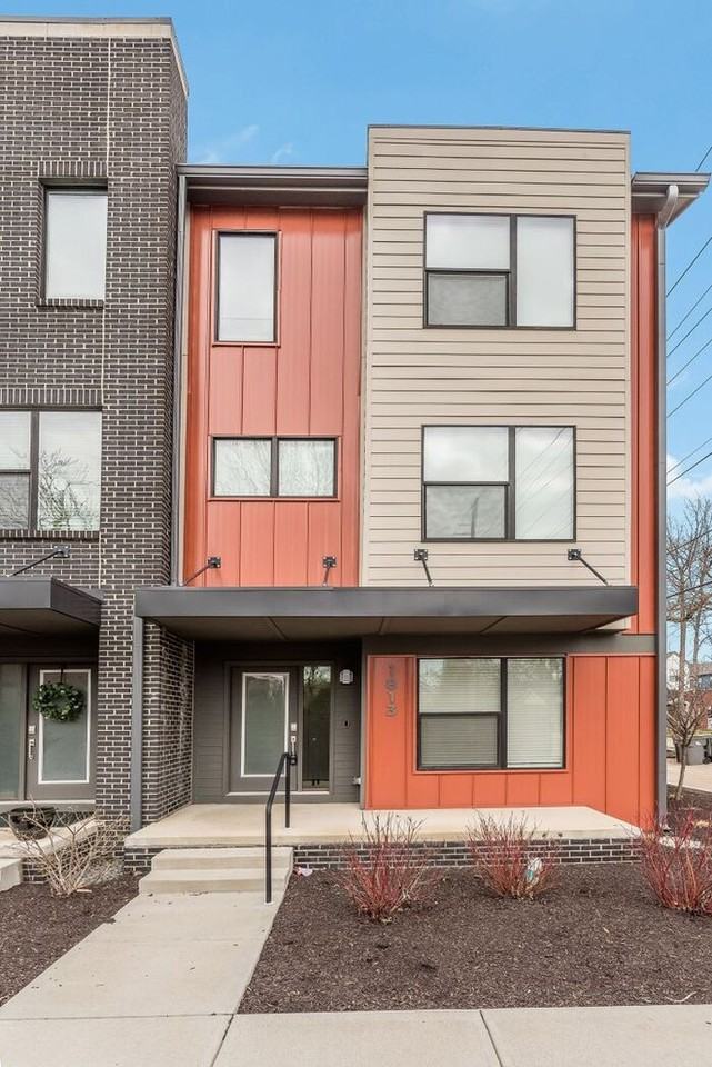 1813 Livery Way - Photo 2 of 28