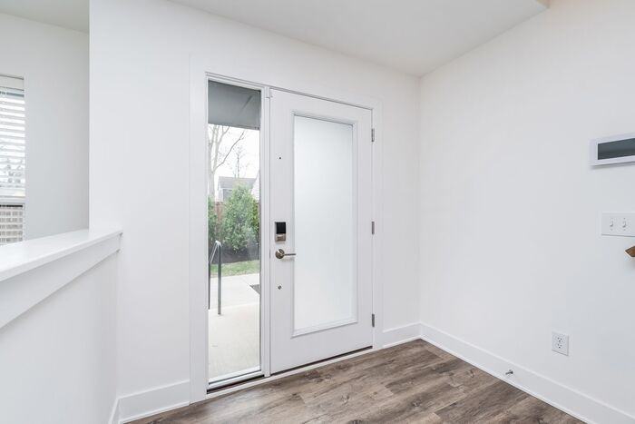 1813 Livery Way - Photo 3 of 28