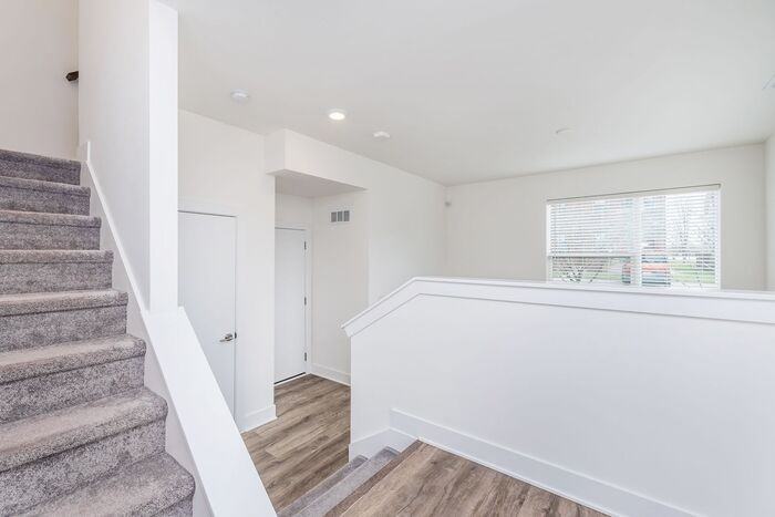 1813 Livery Way - Photo 4 of 28
