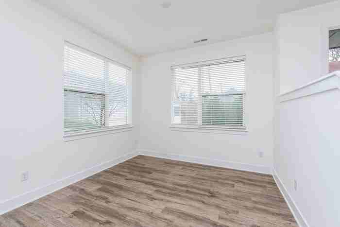1813 Livery Way - Photo 5 of 28