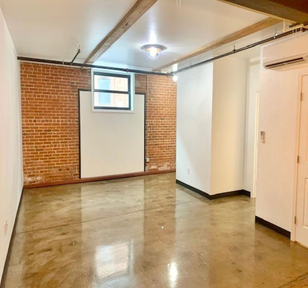 548 Roosevelt Avenue - Photo 5 of 22