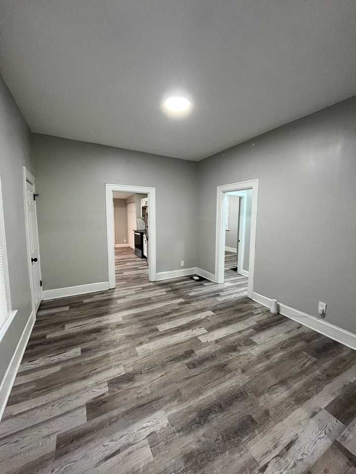 1175 Ann St - Photo 5 of 16