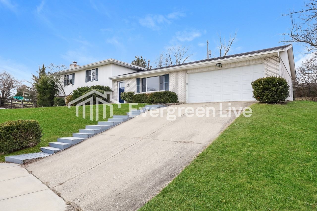 17 Fairborn Ct - Photo 2 of 15